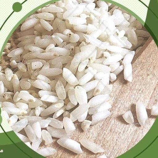 برنج حسنی دخلی گیلان هاشمی عطری و یکدست سورتینگ زده عنبربوی گیلانی طعم و عطر خوب